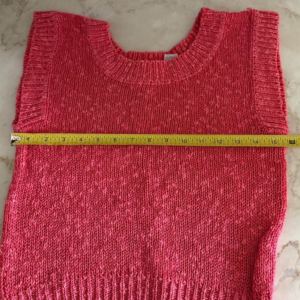 2 sweaters - Picture 9 of 10